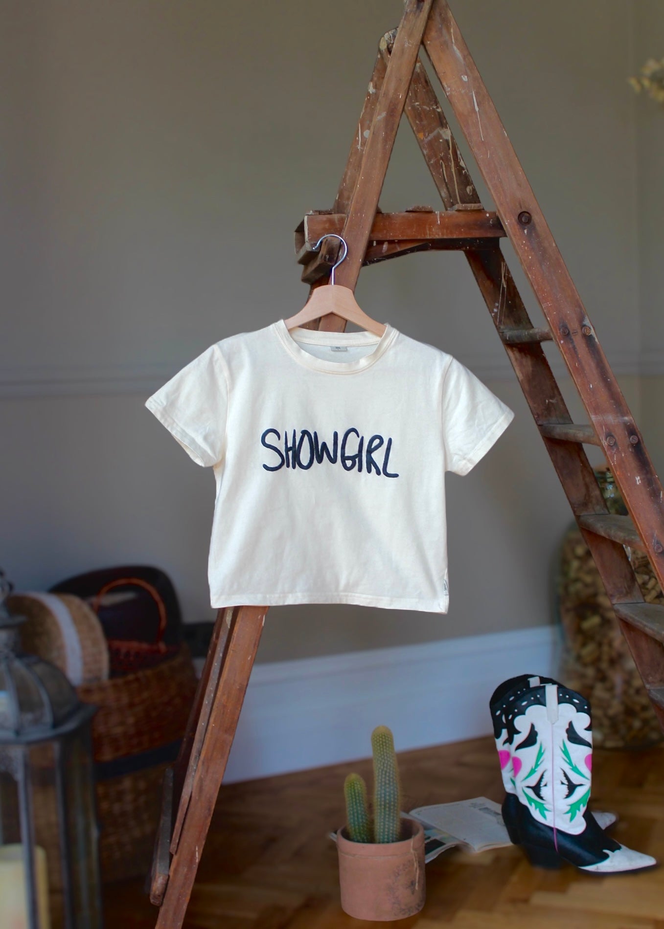 CLASSIC SHOWGIRL PUFF BABY TEE